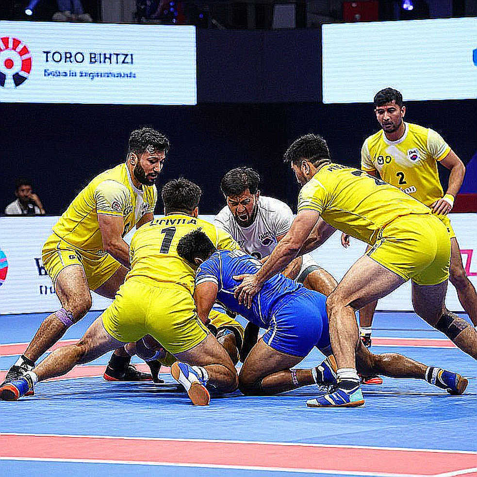 পাওয়ান সেহরাওয়াত কেন বেঞ্চে — ভারত-ইরান ফাইনালের আগে যে তিনটি বিষয় কেউ যাচাই করেনি